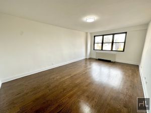 Photo for E 16 ST