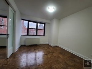 Photo for E 16 ST
