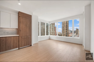 Photo for 10TH AVENUE