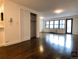 Photo for E 82 St