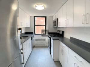Photo for E 16 ST