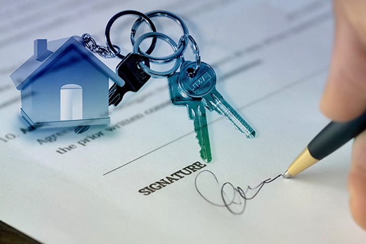 Should I Purchase a Coop or a Condo?