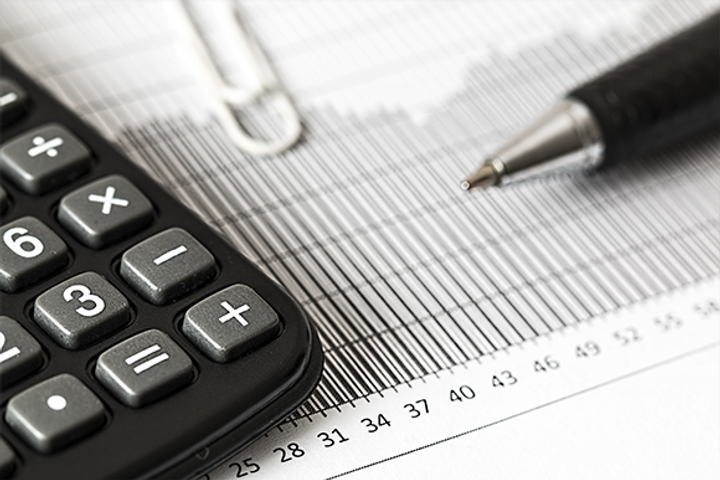 Are markets efficient? - A look into the NYC 'broker fee ban.'